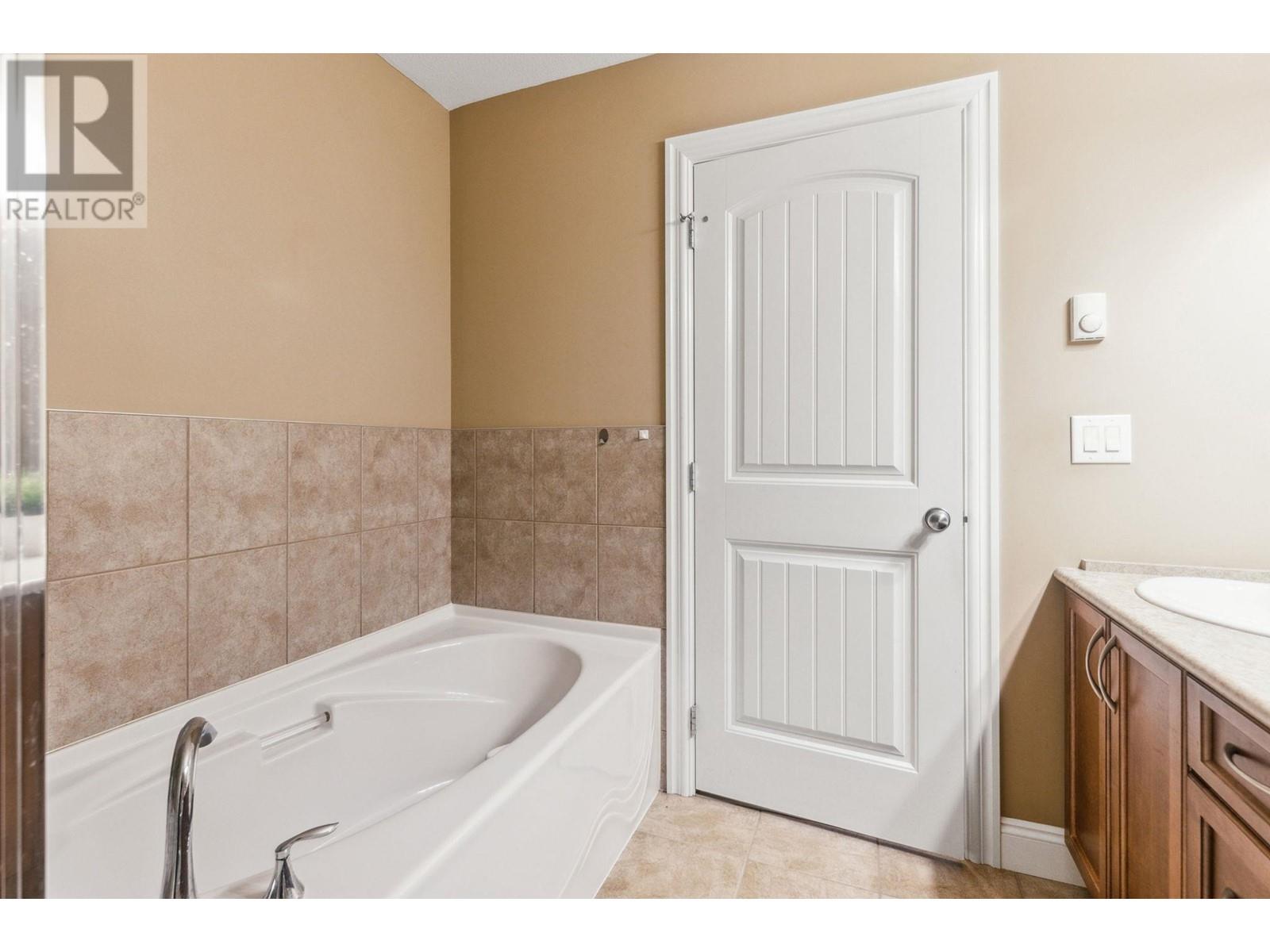 106 22150 Dewdney Trunk Road, Maple Ridge, British Columbia  V2X 3H6 - Photo 16 - R3013368