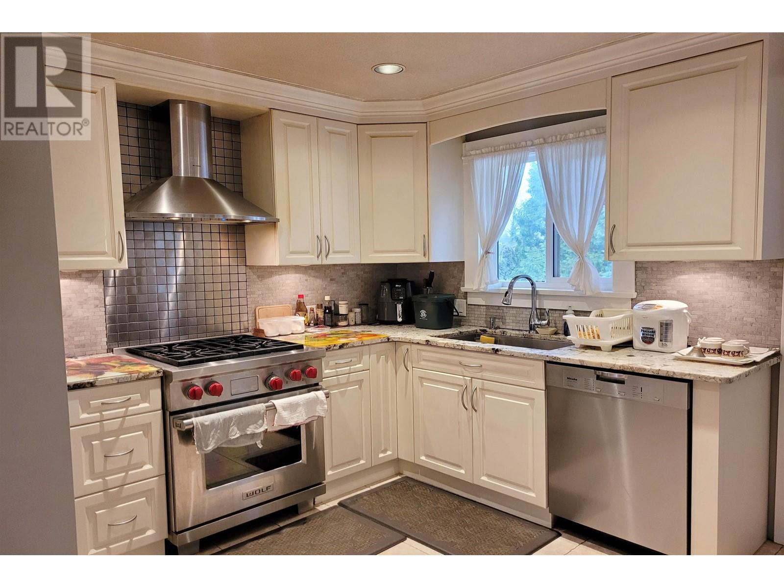 7921 Burnfield Crescent, Burnaby, British Columbia  V5E 2B8 - Photo 7 - R3013355