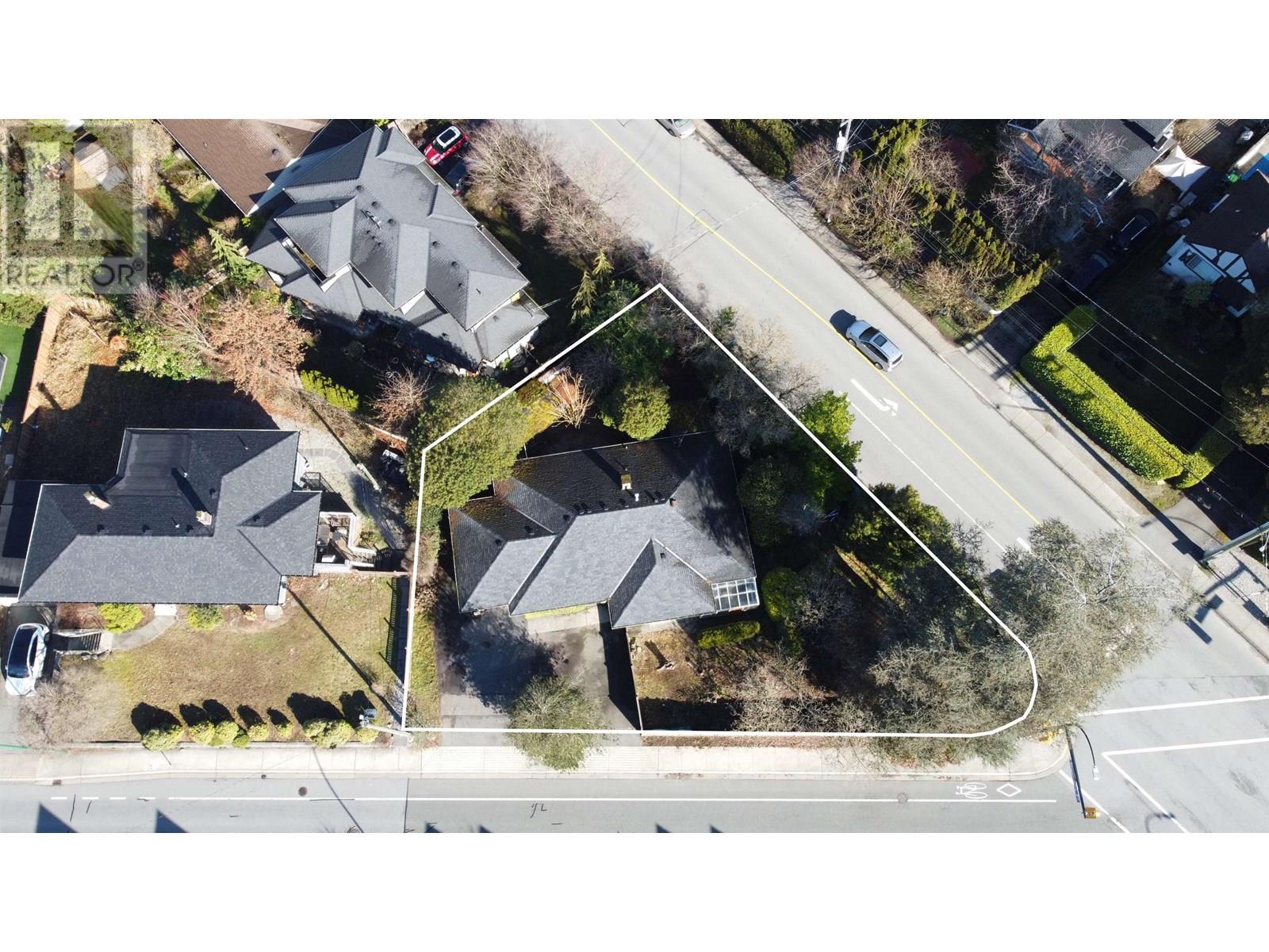 Property at 1116 RIDGEWOOD DRIVE image 4