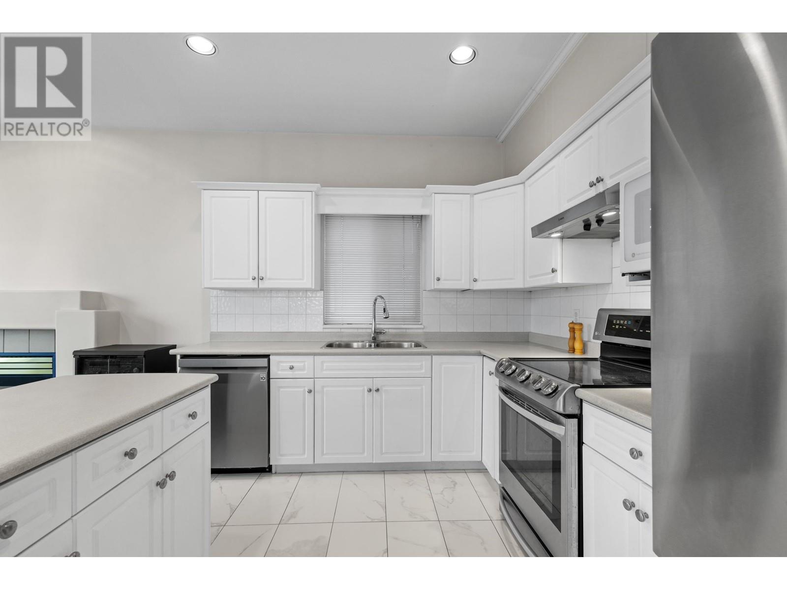 2372 Cape Horn Avenue, Coquitlam, British Columbia  V3K 1J8 - Photo 10 - R3013376