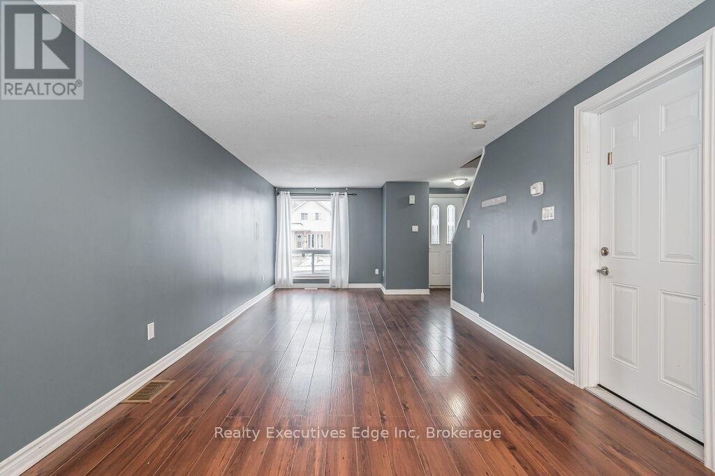 5 Troy Crescent, Guelph (Grange Road), Ontario  N1E 6W7 - Photo 10 - X12208390