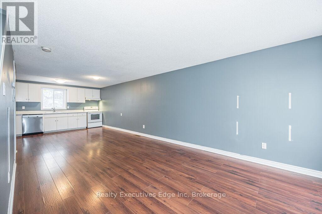 5 Troy Crescent, Guelph (Grange Road), Ontario  N1E 6W7 - Photo 13 - X12208390
