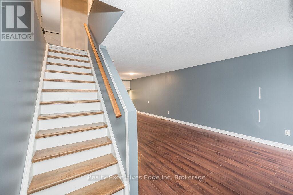 5 Troy Crescent, Guelph (Grange Road), Ontario  N1E 6W7 - Photo 18 - X12208390