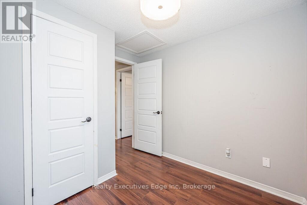 5 Troy Crescent, Guelph (Grange Road), Ontario  N1E 6W7 - Photo 24 - X12208390
