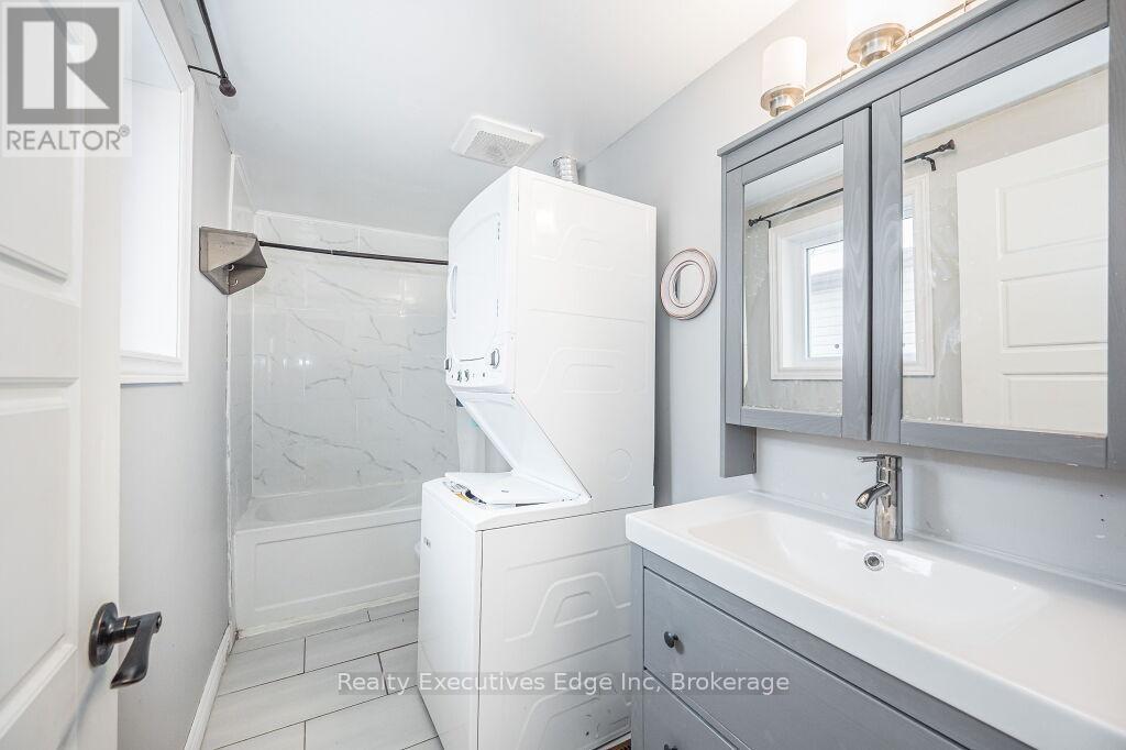 5 Troy Crescent, Guelph (Grange Road), Ontario  N1E 6W7 - Photo 27 - X12208390
