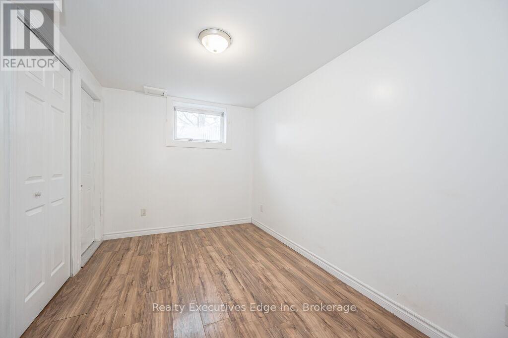 5 Troy Crescent, Guelph (Grange Road), Ontario  N1E 6W7 - Photo 36 - X12208390