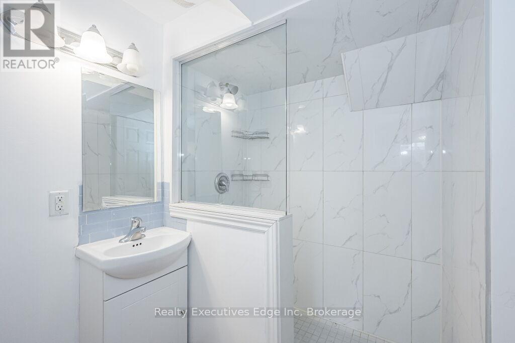 5 Troy Crescent, Guelph (Grange Road), Ontario  N1E 6W7 - Photo 38 - X12208390