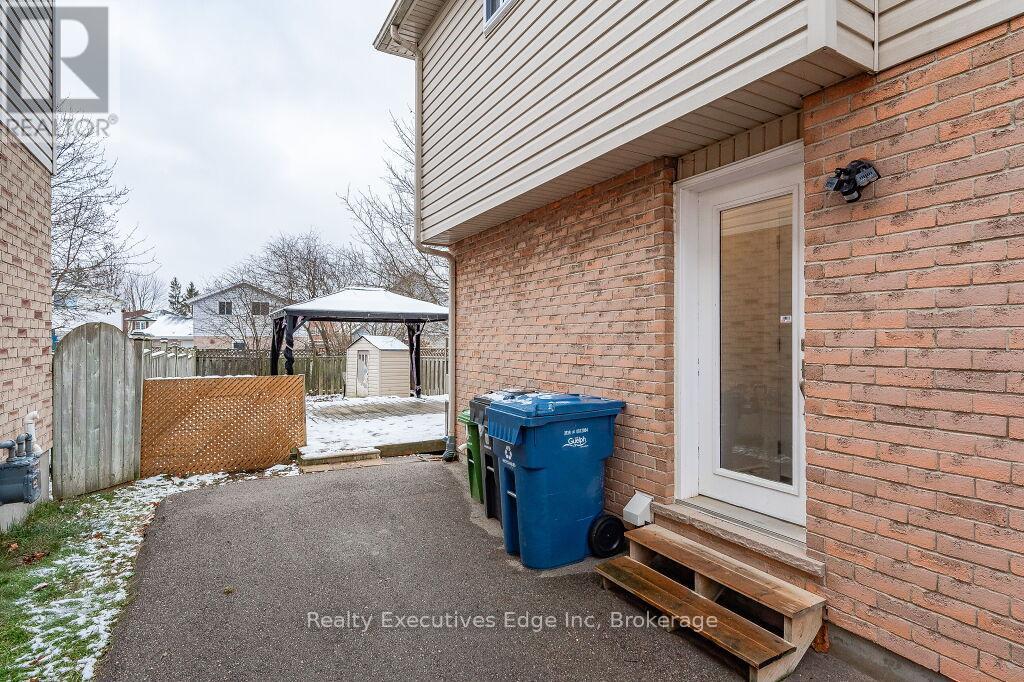 5 Troy Crescent, Guelph (Grange Road), Ontario  N1E 6W7 - Photo 39 - X12208390