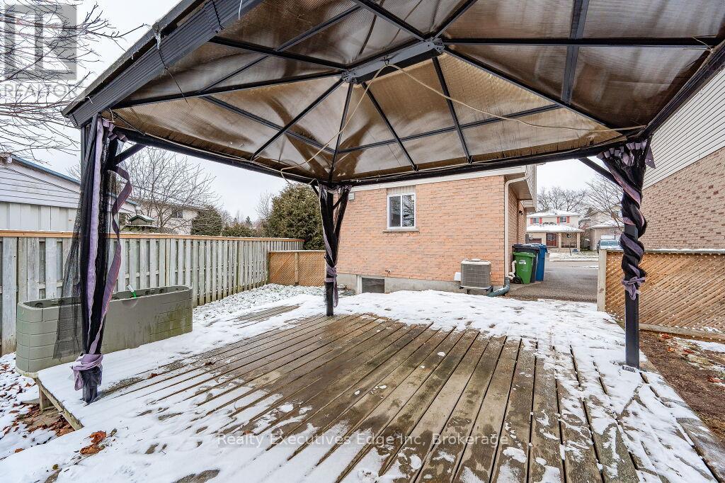 5 Troy Crescent, Guelph (Grange Road), Ontario  N1E 6W7 - Photo 45 - X12208390