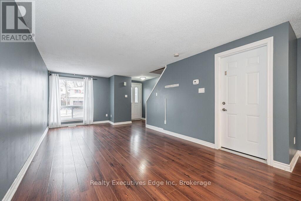 5 Troy Crescent, Guelph (Grange Road), Ontario  N1E 6W7 - Photo 8 - X12208390