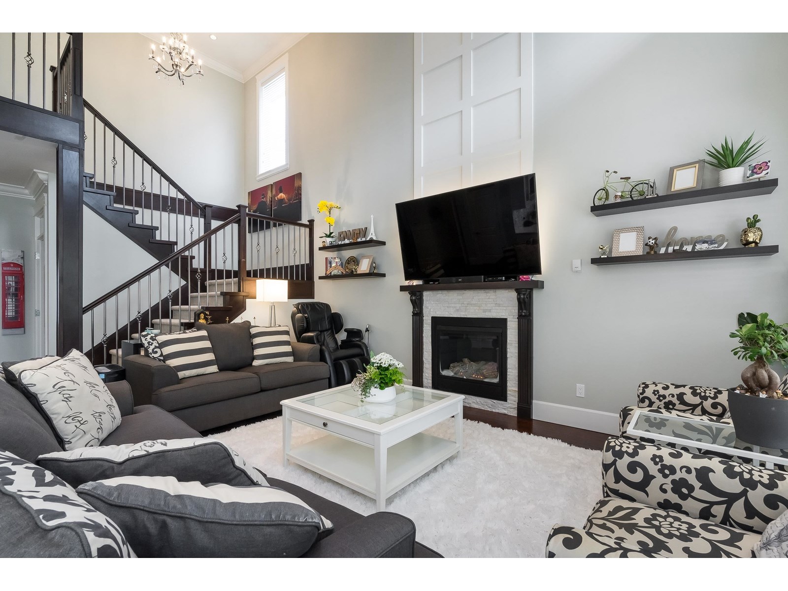 Property at 88 169A STREET image 1