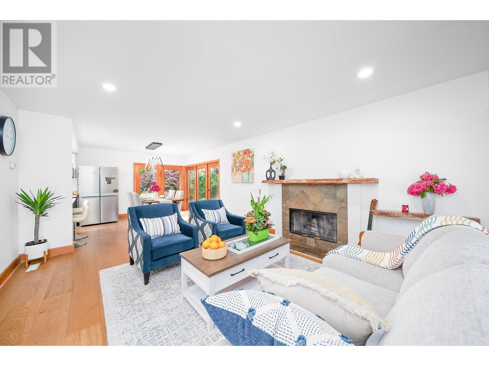 4096 Sunset Boulevard, North Vancouver, British Columbia  V7R 3Y8 - Photo 4 - R3013245