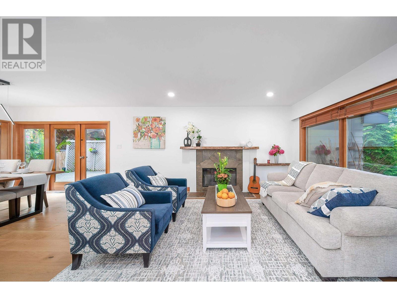 4096 Sunset Boulevard, North Vancouver, British Columbia  V7R 3Y8 - Photo 3 - R3013245