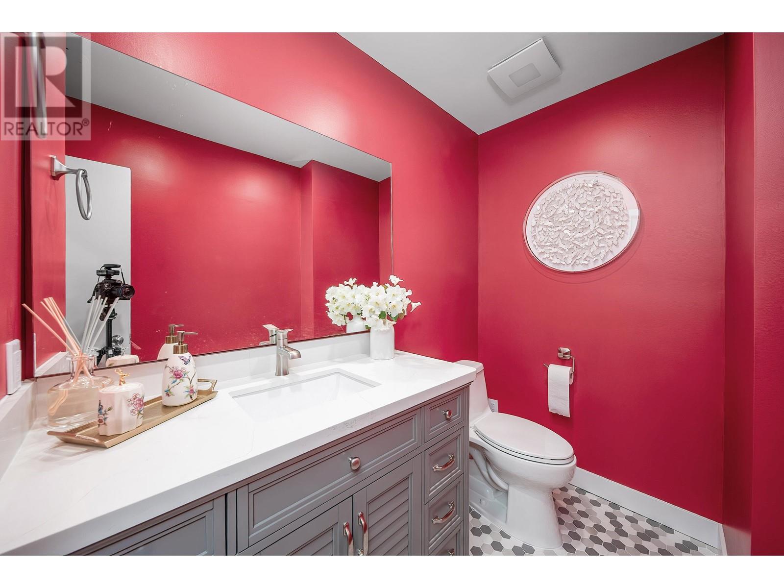 4096 Sunset Boulevard, North Vancouver, British Columbia  V7R 3Y8 - Photo 17 - R3013245