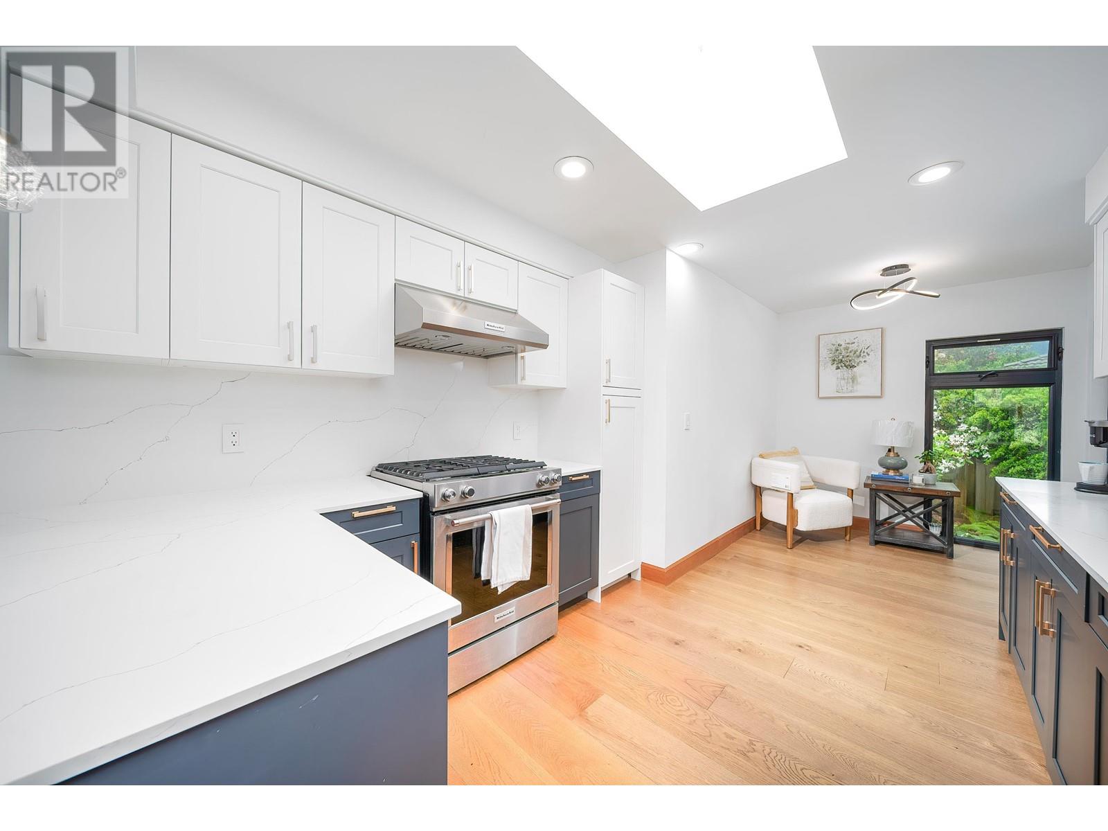 4096 Sunset Boulevard, North Vancouver, British Columbia  V7R 3Y8 - Photo 10 - R3013245