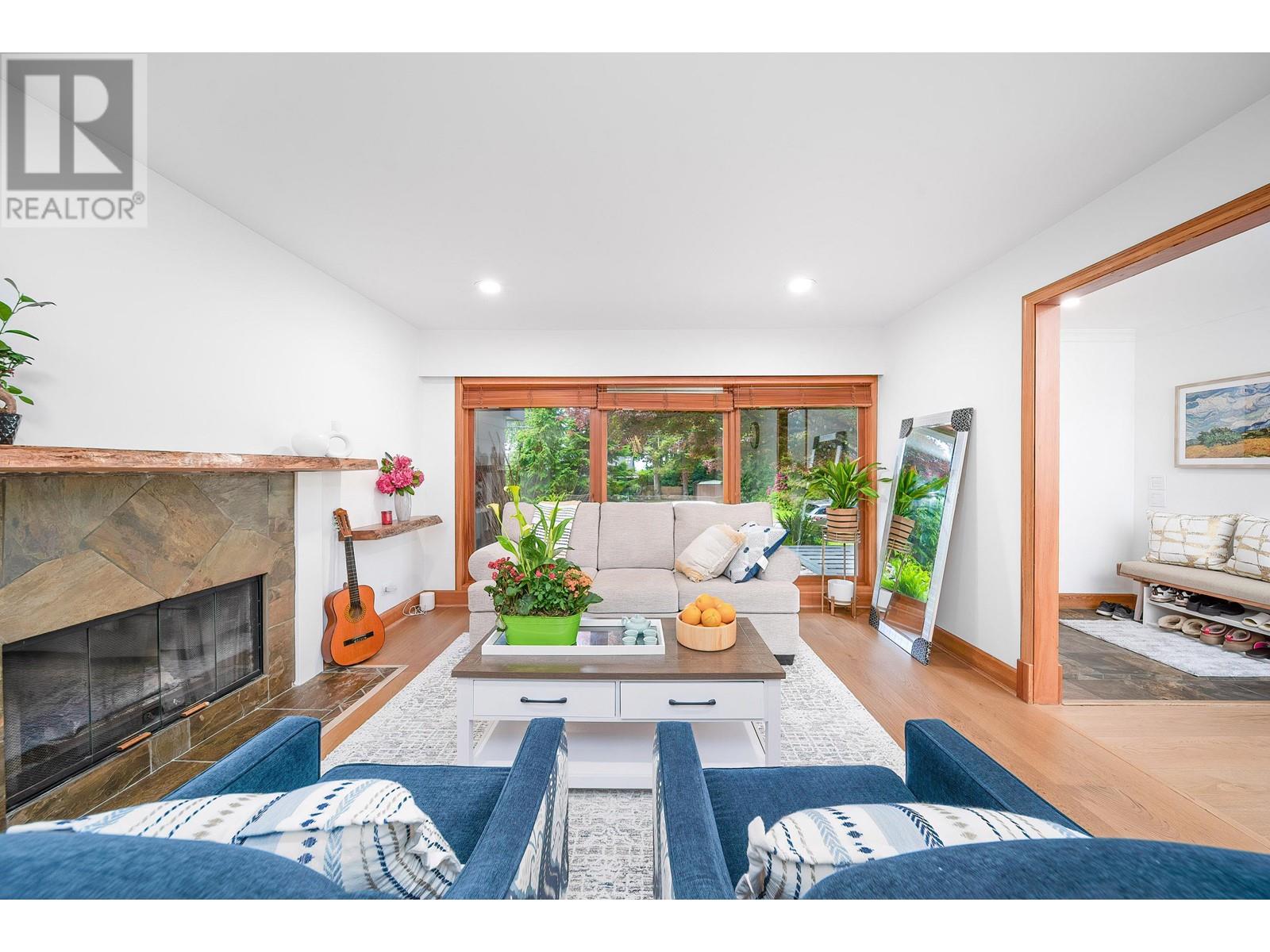 4096 Sunset Boulevard, North Vancouver, British Columbia  V7R 3Y8 - Photo 5 - R3013245