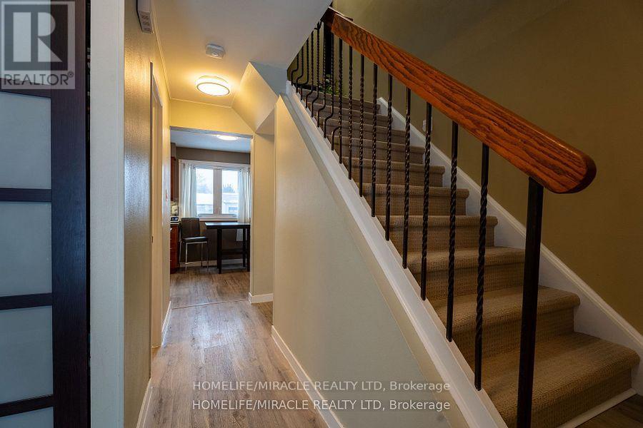 104 Stuart Street, Whitchurch-Stouffville (Stouffville), Ontario  L4A 4S2 - Photo 7 - N12076249