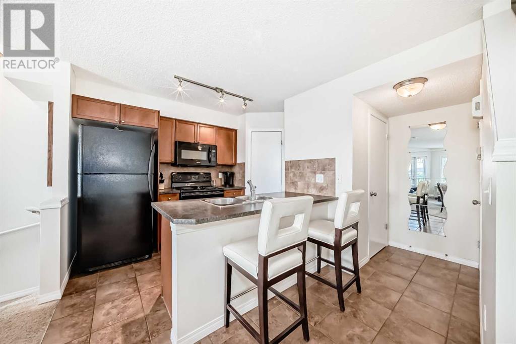 Property at 12, 21 McKenzie Towne Gate SE image 3