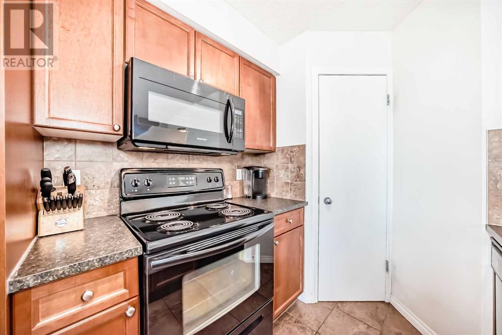 Property at 12, 21 McKenzie Towne Gate SE image 5