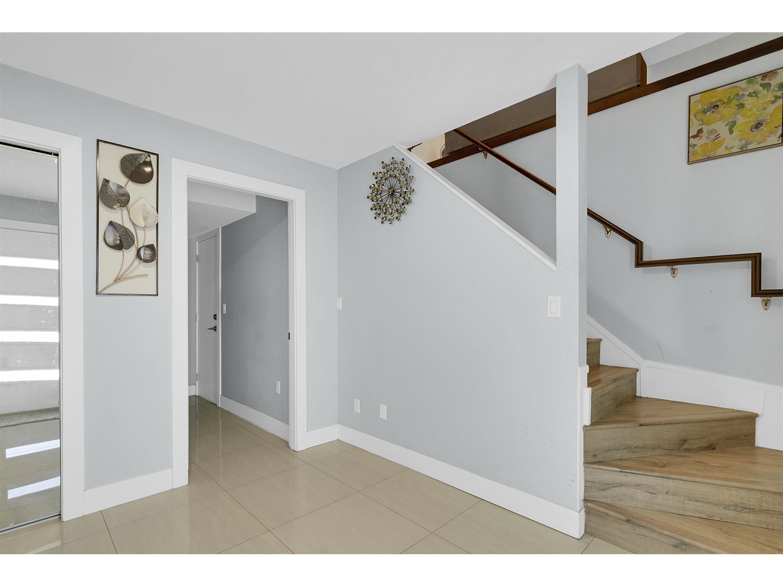 Property at 19966 50A AVENUE image 4