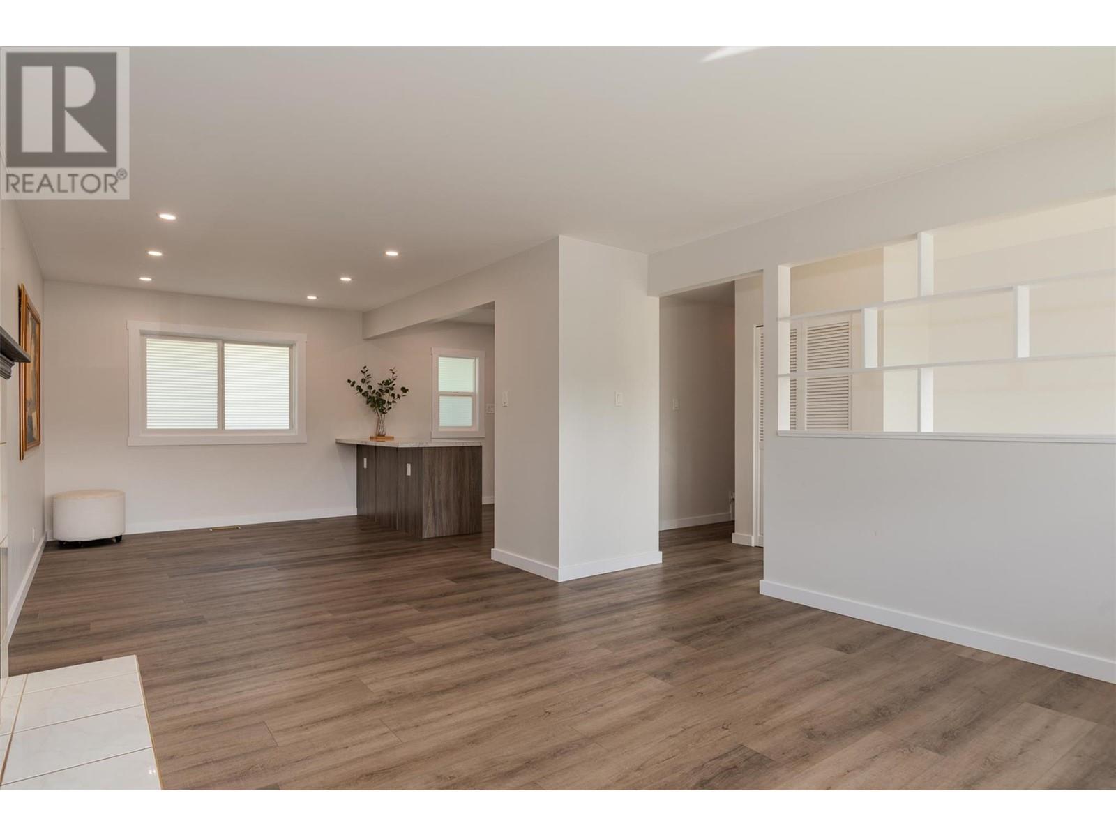 3725 Dogwood Drive, Trail, British Columbia  V1R 2V4 - Photo 10 - 10351372