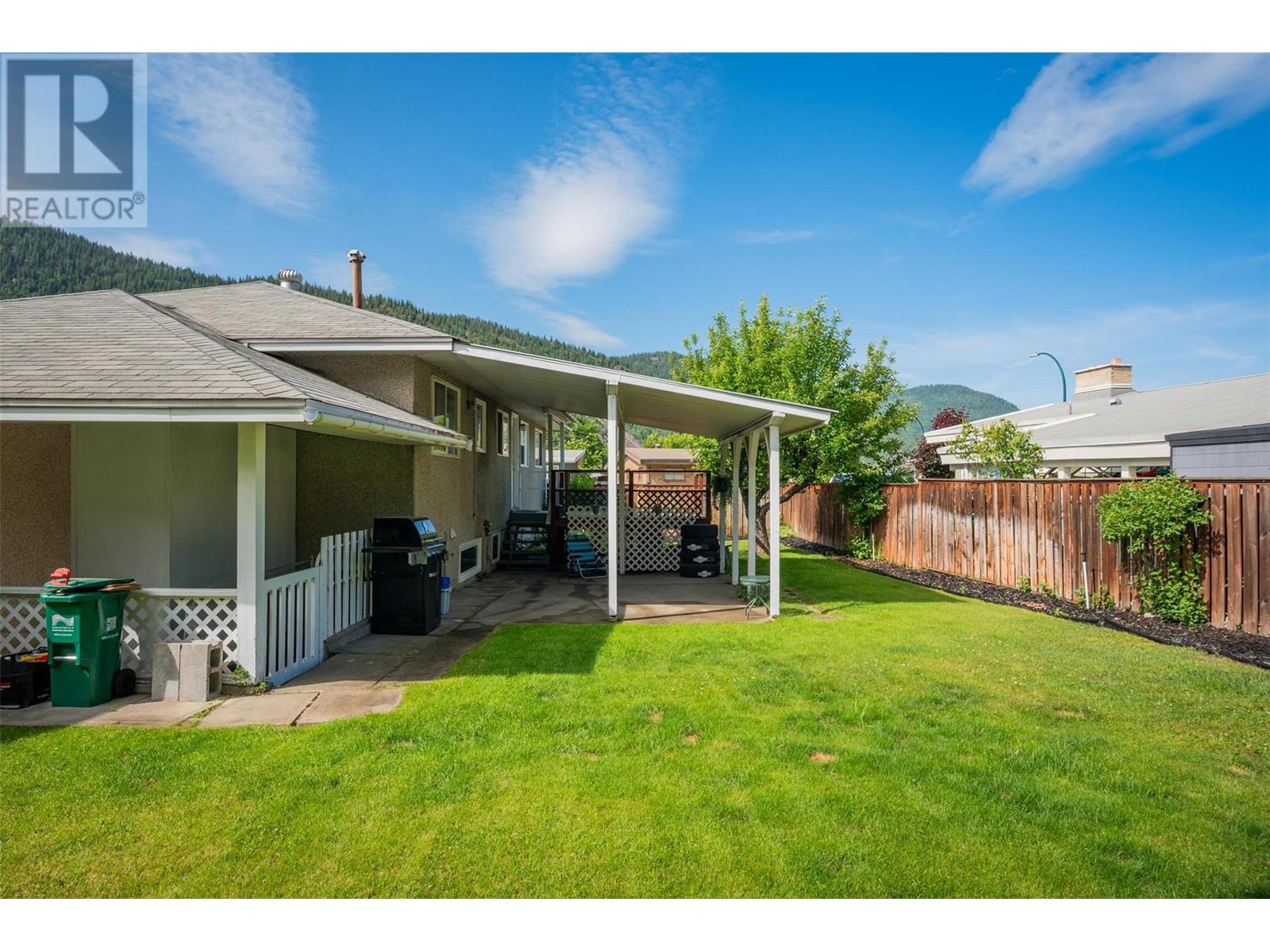 3725 Dogwood Drive, Trail, British Columbia  V1R 2V4 - Photo 39 - 10351372