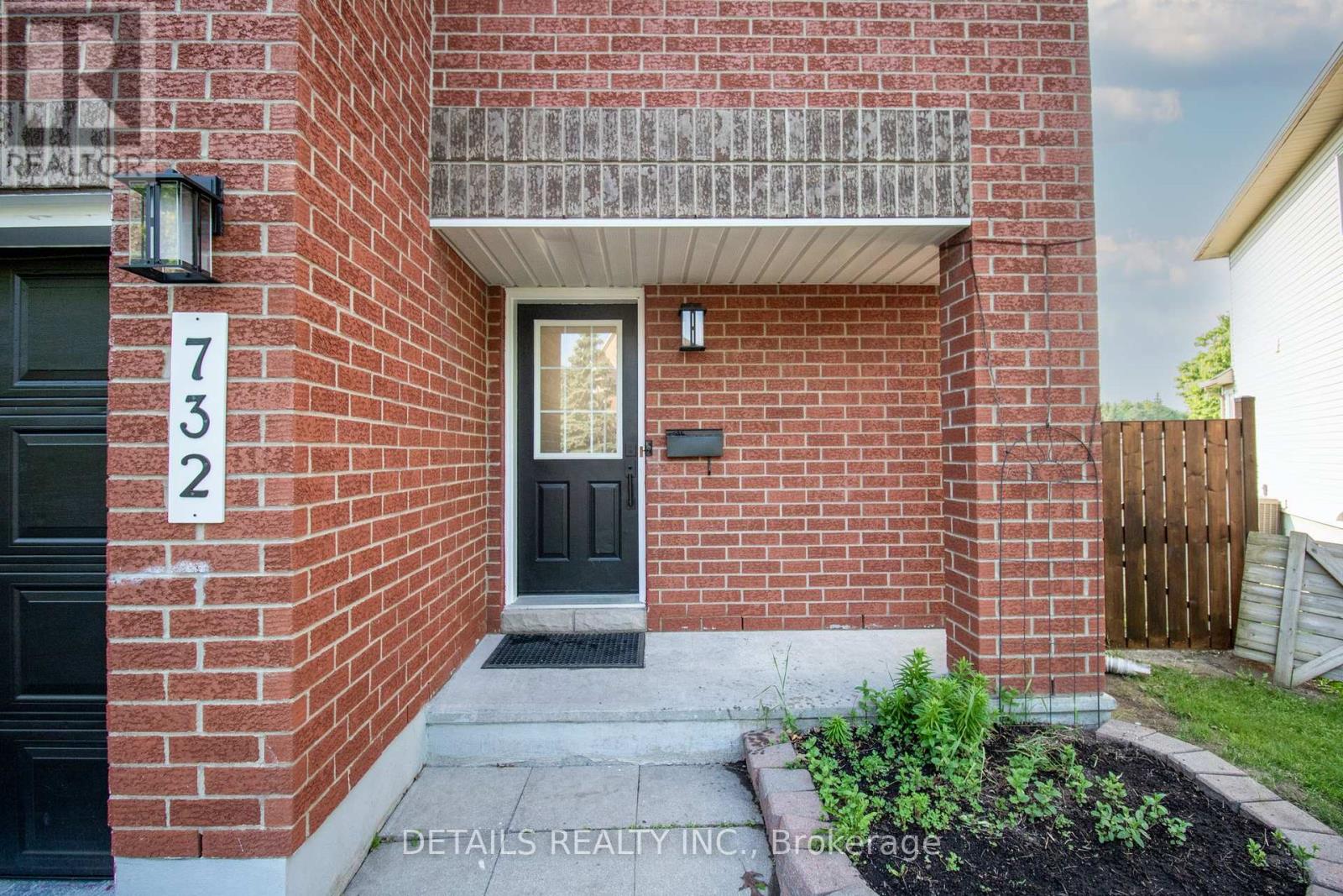 732 Carmella Crescent, Ottawa, Ontario  K4A 4V8 - Photo 2 - X12208411