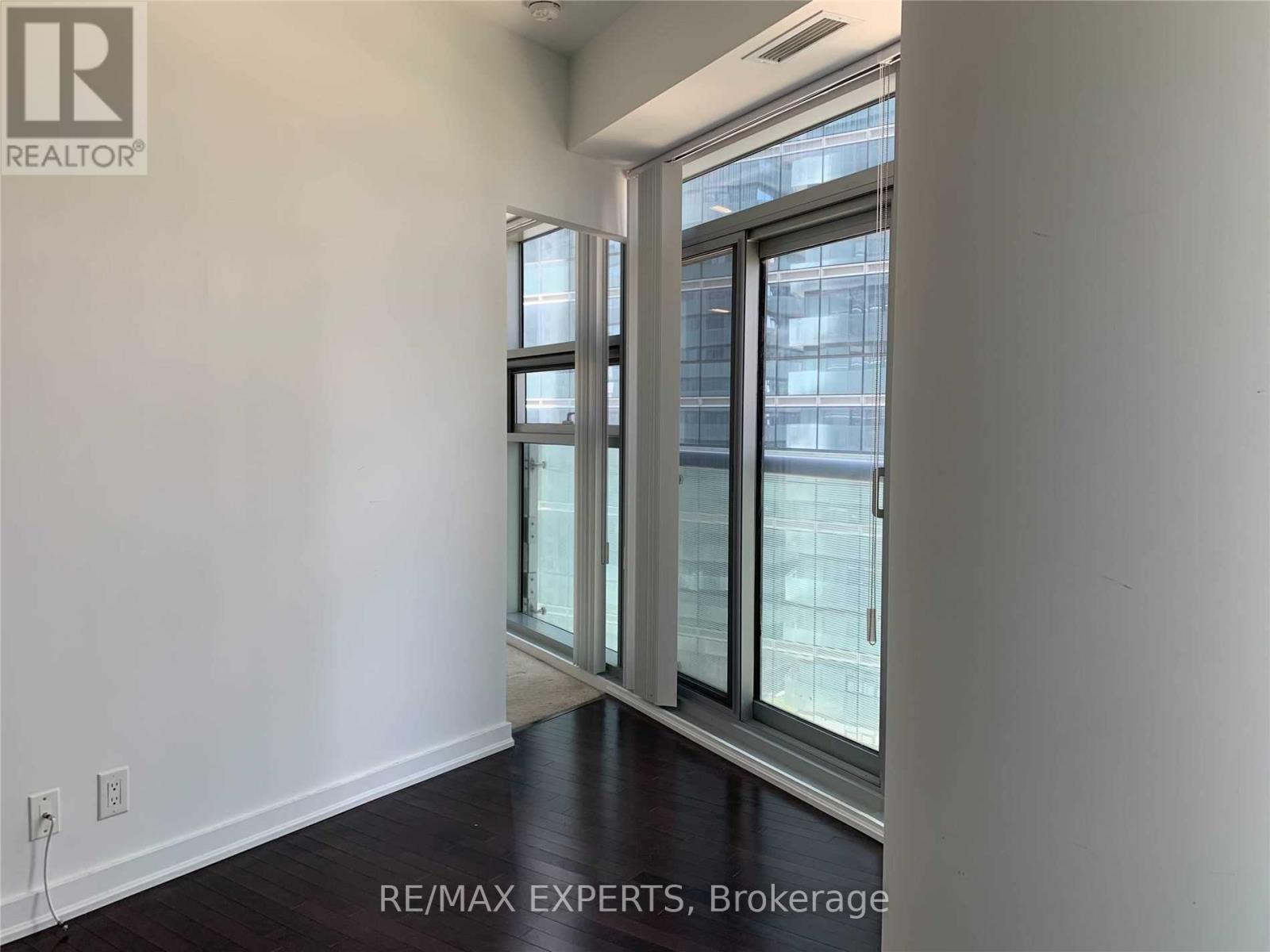 611 - 14 York Street, Toronto, Ontario  M5J 0B1 - Photo 4 - C12208349