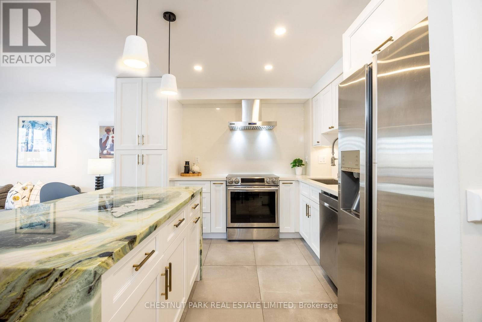 522 - 95 Prince Arthur Avenue, Toronto, Ontario  M5R 3P6 - Photo 4 - C12208360