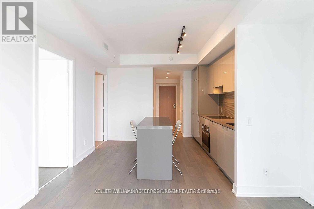 5013 - 7 Grenville Street, Toronto, Ontario  M4Y 0E9 - Photo 10 - C12208370