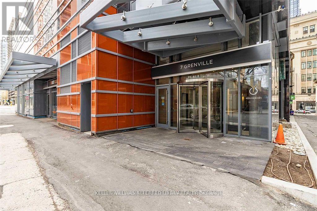 5013 - 7 Grenville Street, Toronto, Ontario  M4Y 0E9 - Photo 2 - C12208370