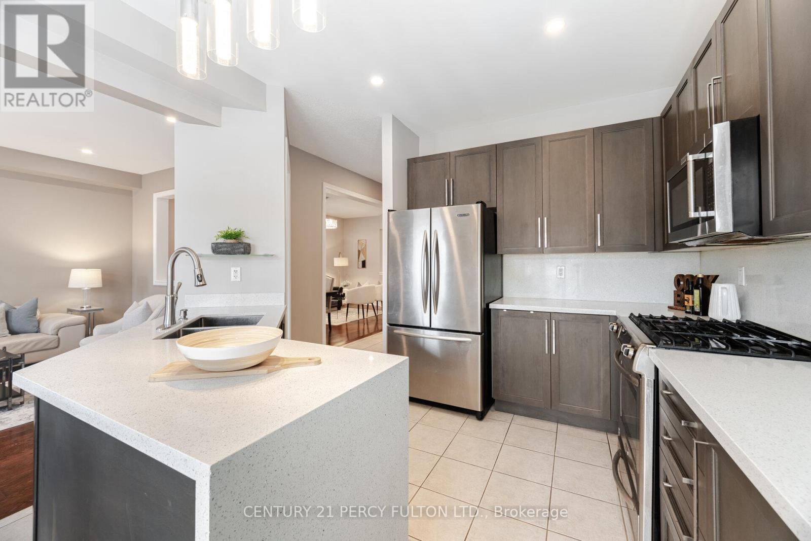 477 Rougewalk Drive, Pickering, Ontario  L1X 0A1 - Photo 9 - E12208441