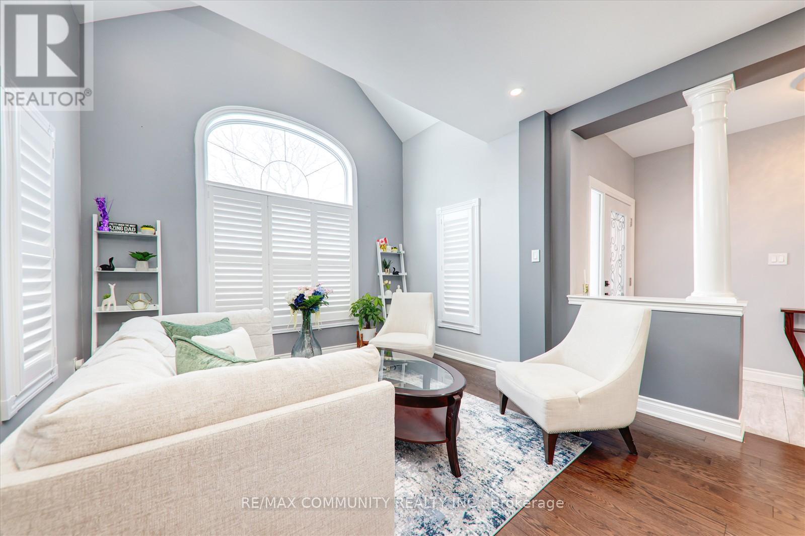 5 Sandcherry Avenue, Markham, Ontario  L3S 4B3 - Photo 8 - N12208336