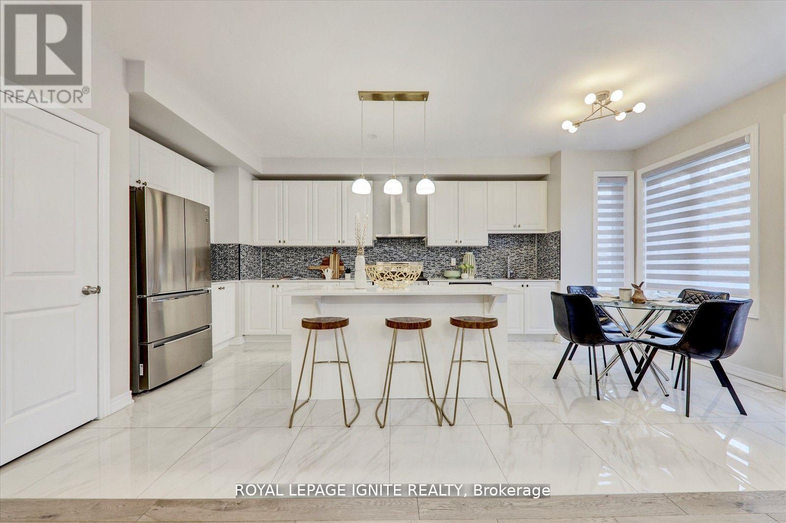 172 Mckean Drive, Whitchurch-Stouffville, Ontario  L4A 5A8 - Photo 17 - N12208345