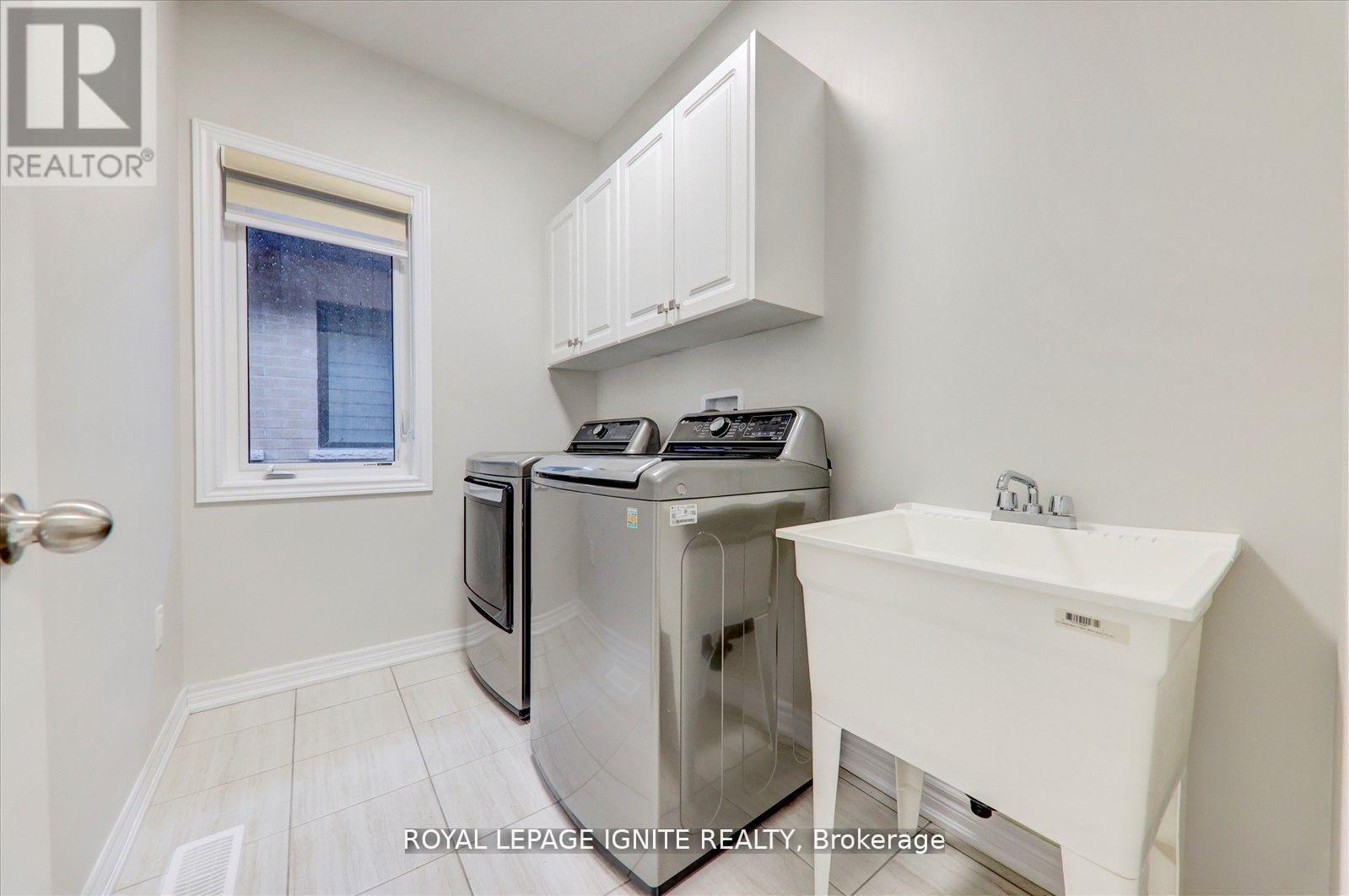 172 Mckean Drive, Whitchurch-Stouffville, Ontario  L4A 5A8 - Photo 28 - N12208345
