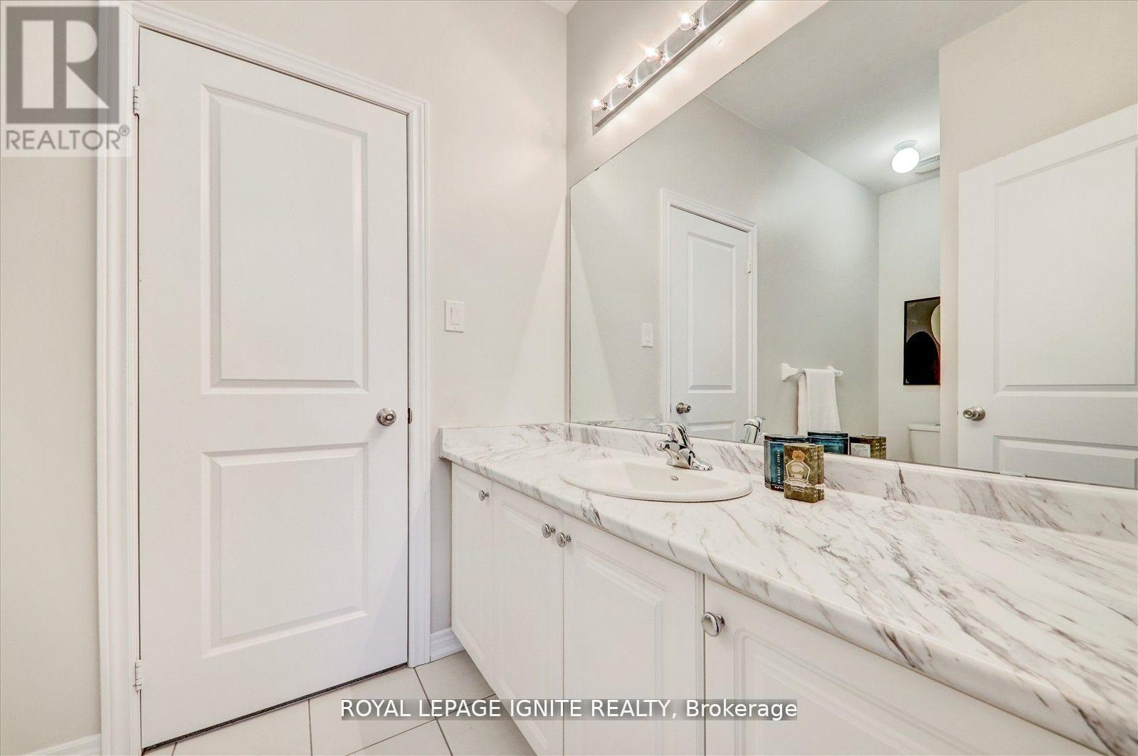 172 Mckean Drive, Whitchurch-Stouffville, Ontario  L4A 5A8 - Photo 32 - N12208345