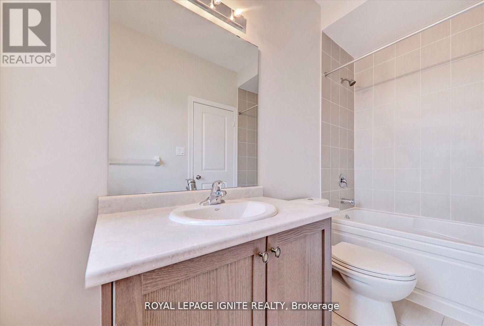 172 Mckean Drive, Whitchurch-Stouffville, Ontario  L4A 5A8 - Photo 37 - N12208345