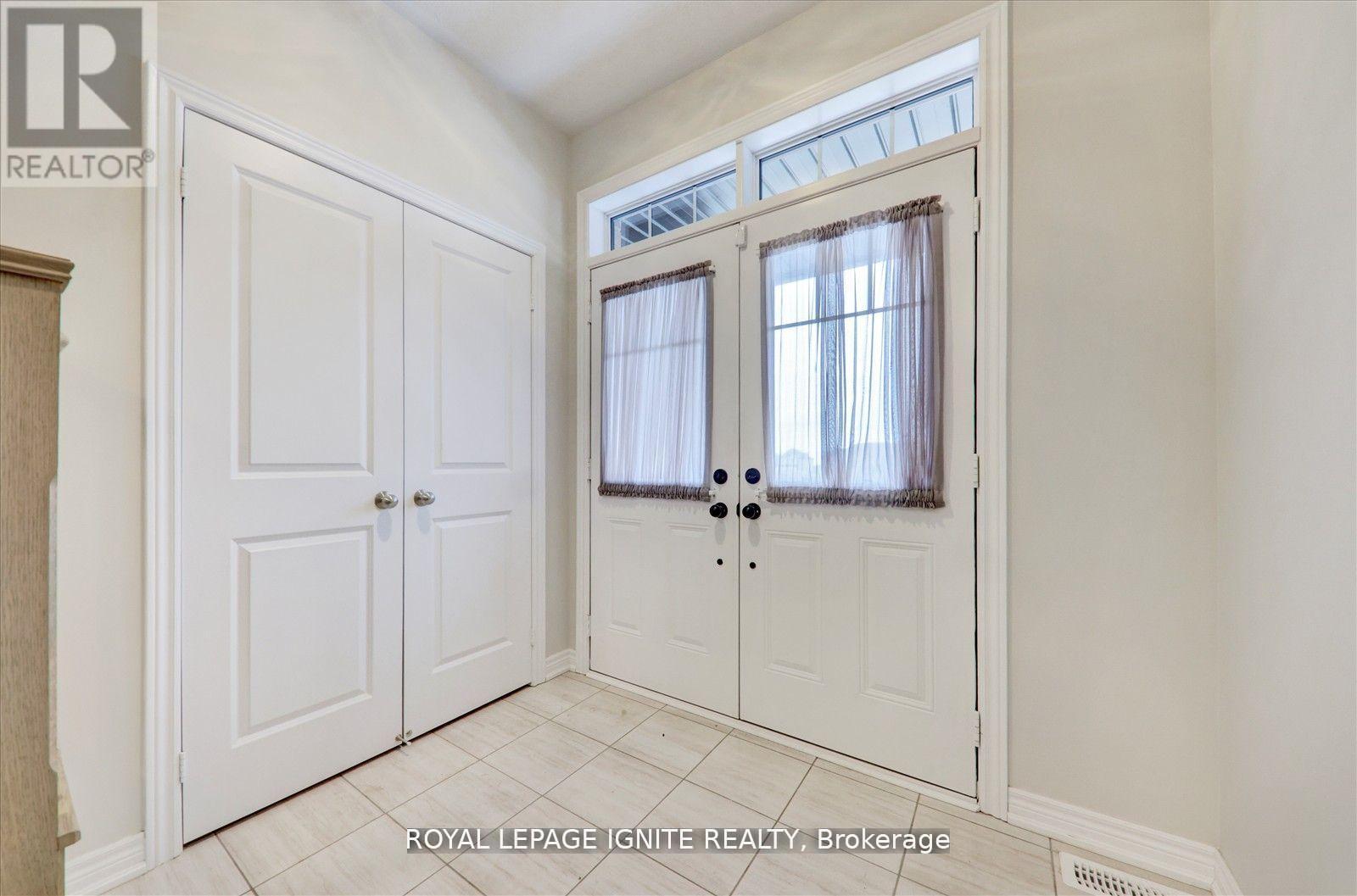 172 Mckean Drive, Whitchurch-Stouffville, Ontario  L4A 5A8 - Photo 6 - N12208345