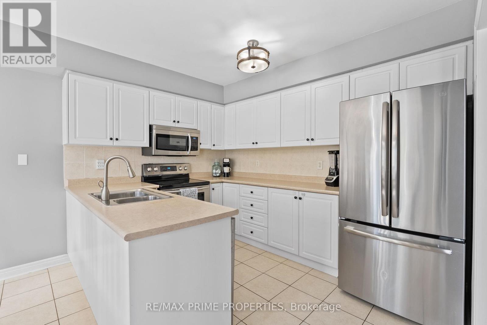 648 Society Crescent, Newmarket, Ontario  L3X 2V8 - Photo 10 - N12208380