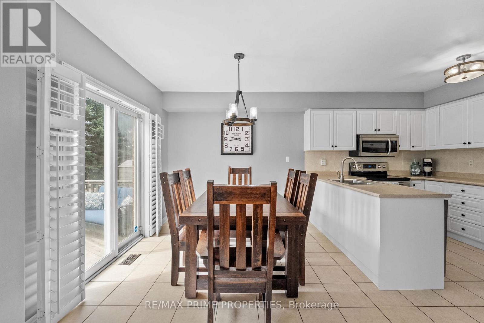 648 Society Crescent, Newmarket, Ontario  L3X 2V8 - Photo 12 - N12208380