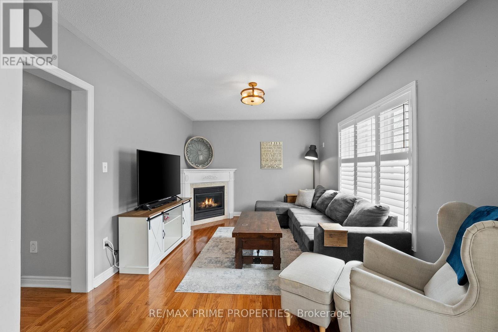 648 Society Crescent, Newmarket, Ontario  L3X 2V8 - Photo 14 - N12208380