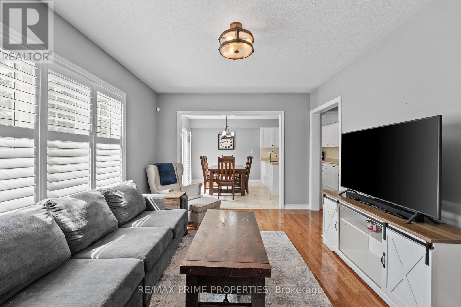 648 Society Crescent, Newmarket, Ontario  L3X 2V8 - Photo 16 - N12208380