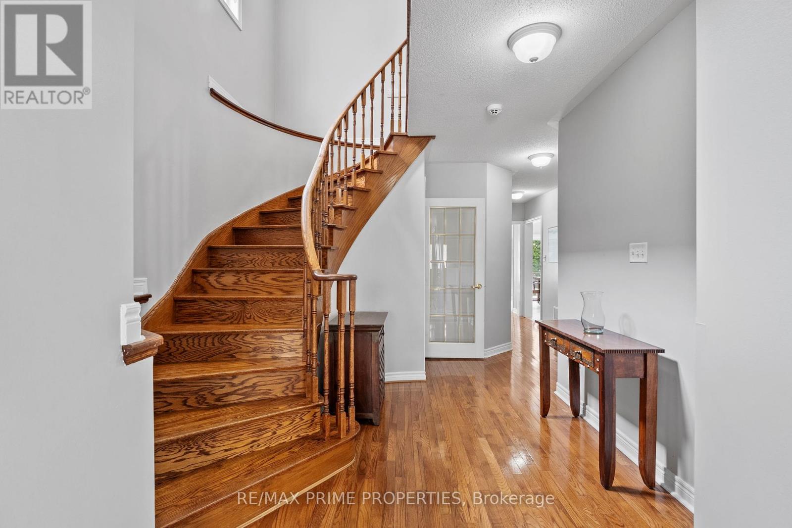 648 Society Crescent, Newmarket, Ontario  L3X 2V8 - Photo 5 - N12208380
