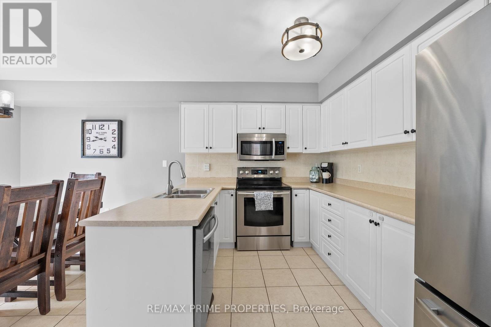 648 Society Crescent, Newmarket, Ontario  L3X 2V8 - Photo 9 - N12208380