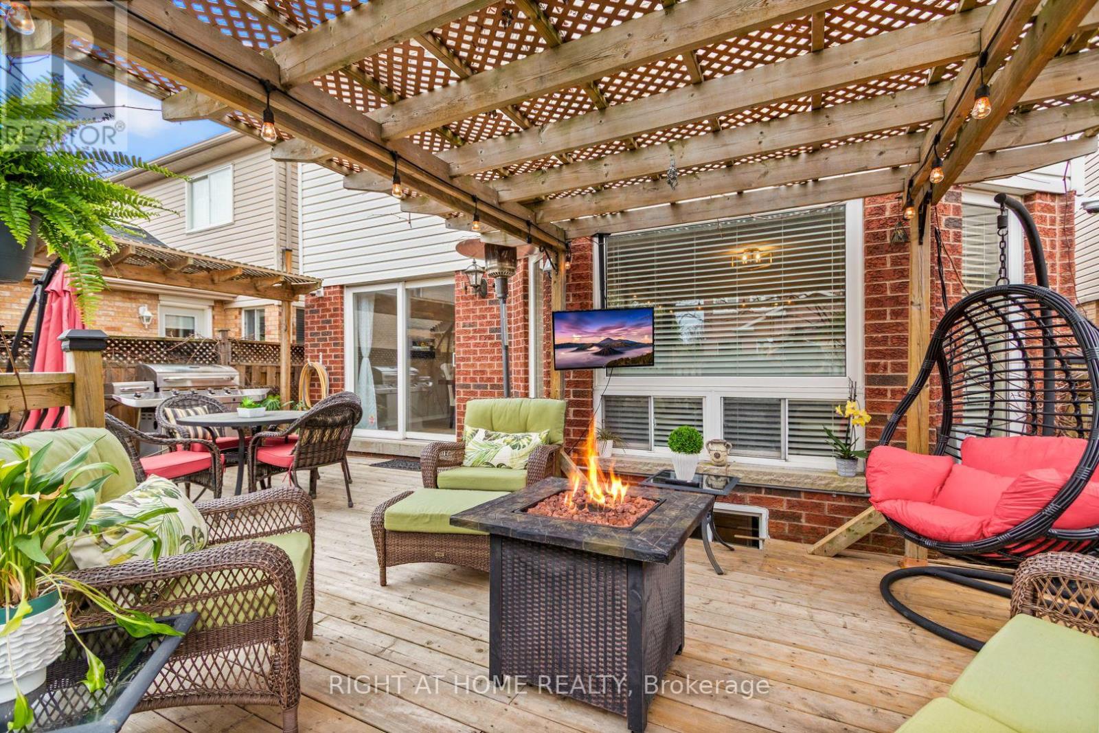 609 Mcbean Avenue, Newmarket, Ontario  L3X 2L5 - Photo 43 - N12208385