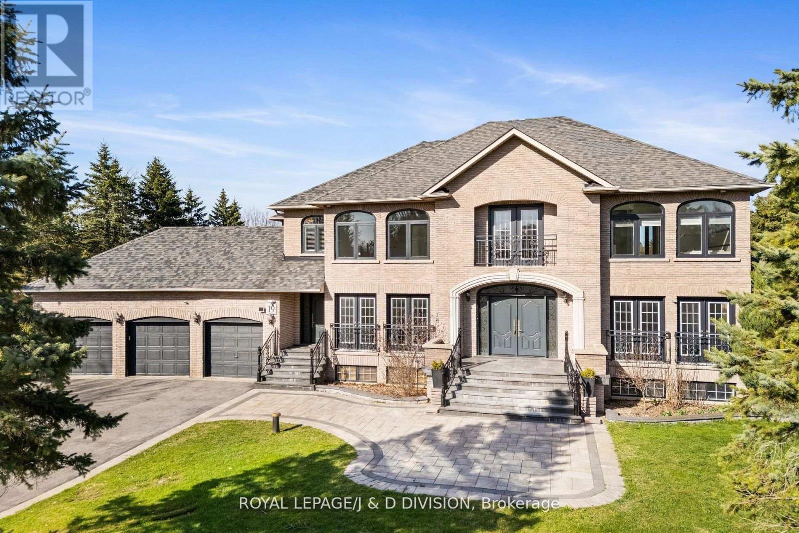 19 Logan Court, Whitchurch-Stouffville, Ontario  L4A 7X5 - Photo 1 - N12208388