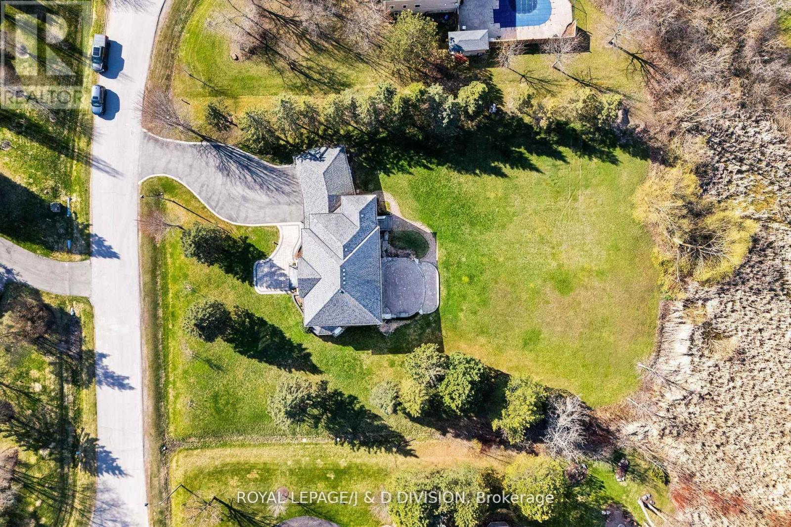 19 Logan Court, Whitchurch-Stouffville, Ontario  L4A 7X5 - Photo 37 - N12208388
