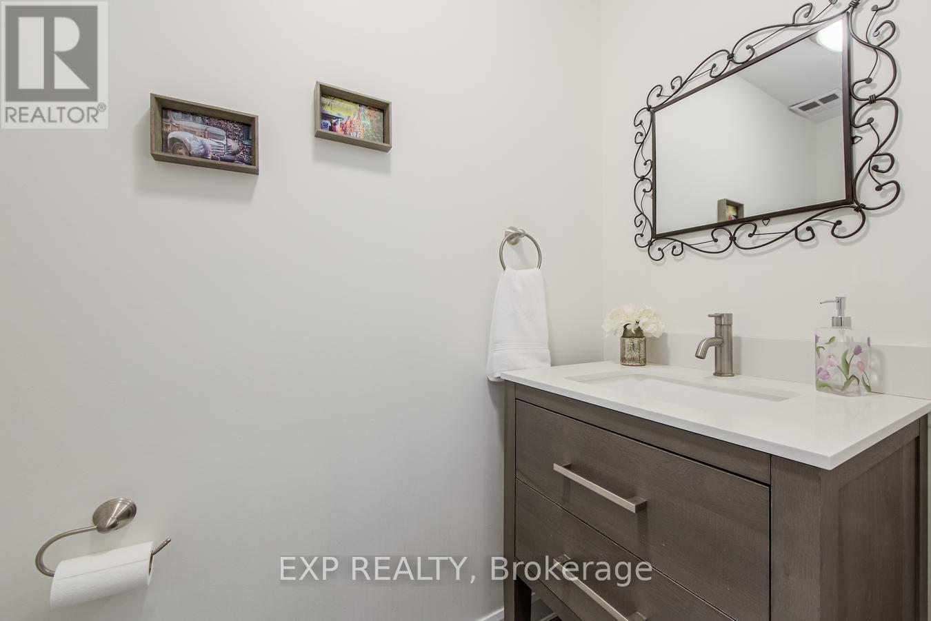 5 Mcgahey Street, New Tecumseth, Ontario  L0G 1W0 - Photo 19 - N12208402