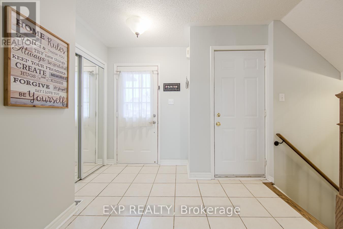 5 Mcgahey Street, New Tecumseth, Ontario  L0G 1W0 - Photo 3 - N12208402