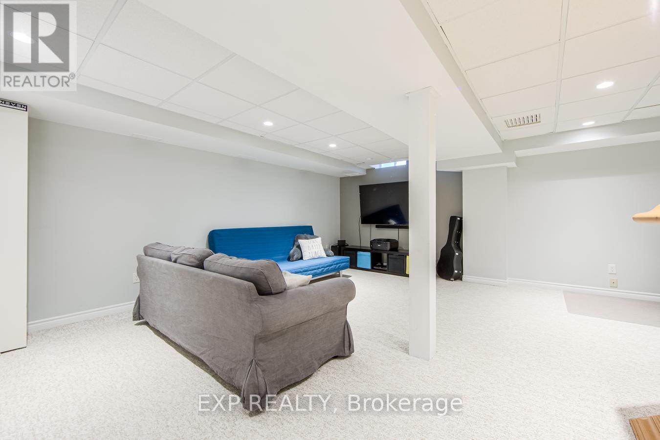 5 Mcgahey Street, New Tecumseth, Ontario  L0G 1W0 - Photo 41 - N12208402